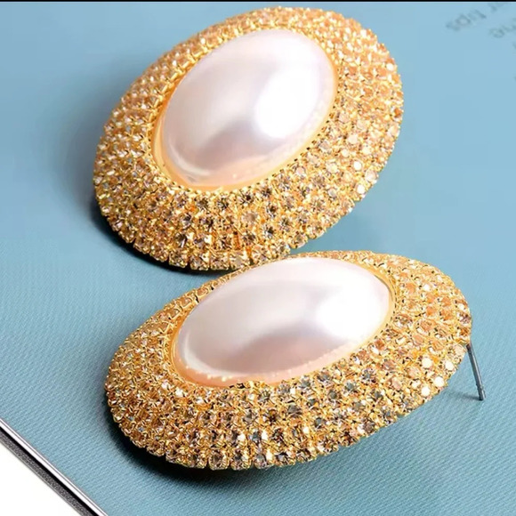 Aziza Pearl Oval Crystal Earrings - Picture 1 of 8